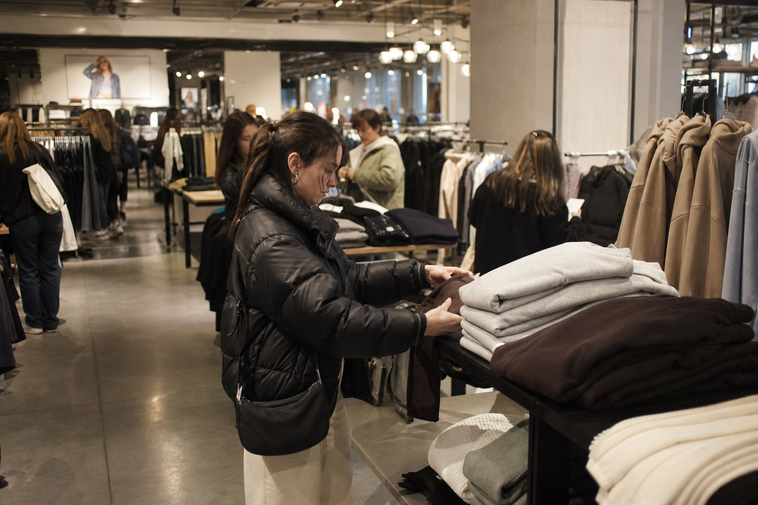 Groupe Dynamite Posts Double-Digit Growth While Transat Stumbles: What the Split Says About Canadian Consumer Spending post image